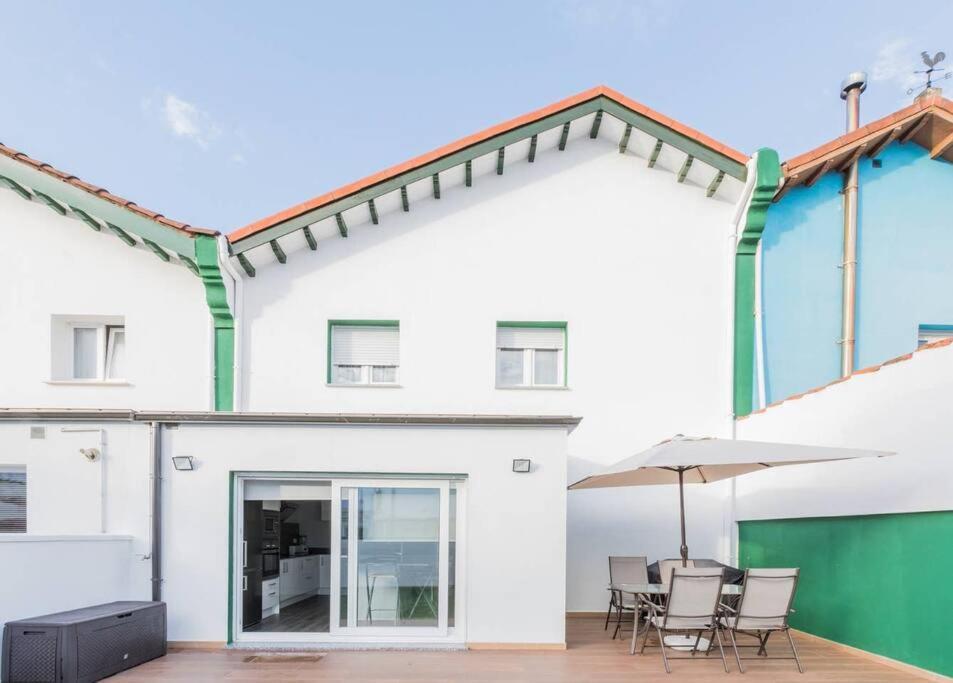 Chalet En La Cuidad- Con Jardin Y Barbacoa Gijón Buitenkant foto