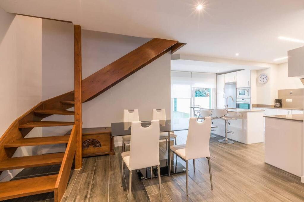 Chalet En La Cuidad- Con Jardin Y Barbacoa Gijón Buitenkant foto