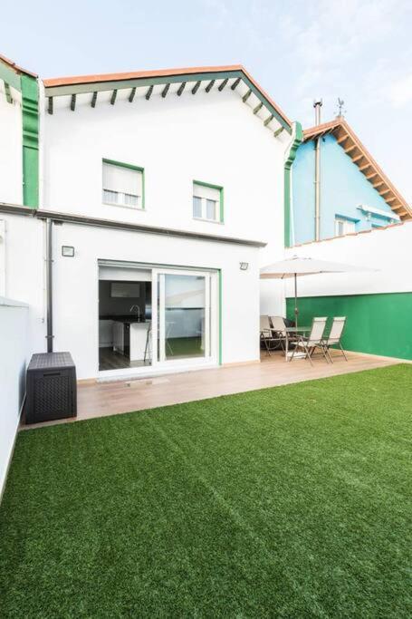 Chalet En La Cuidad- Con Jardin Y Barbacoa Gijón Buitenkant foto